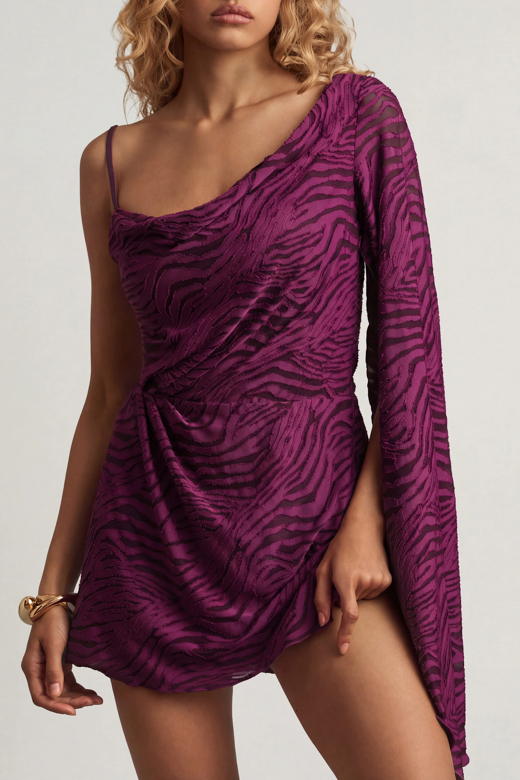 Devoré One-Sleeve A-Line Mini Dress in Berry Purple - Image 4