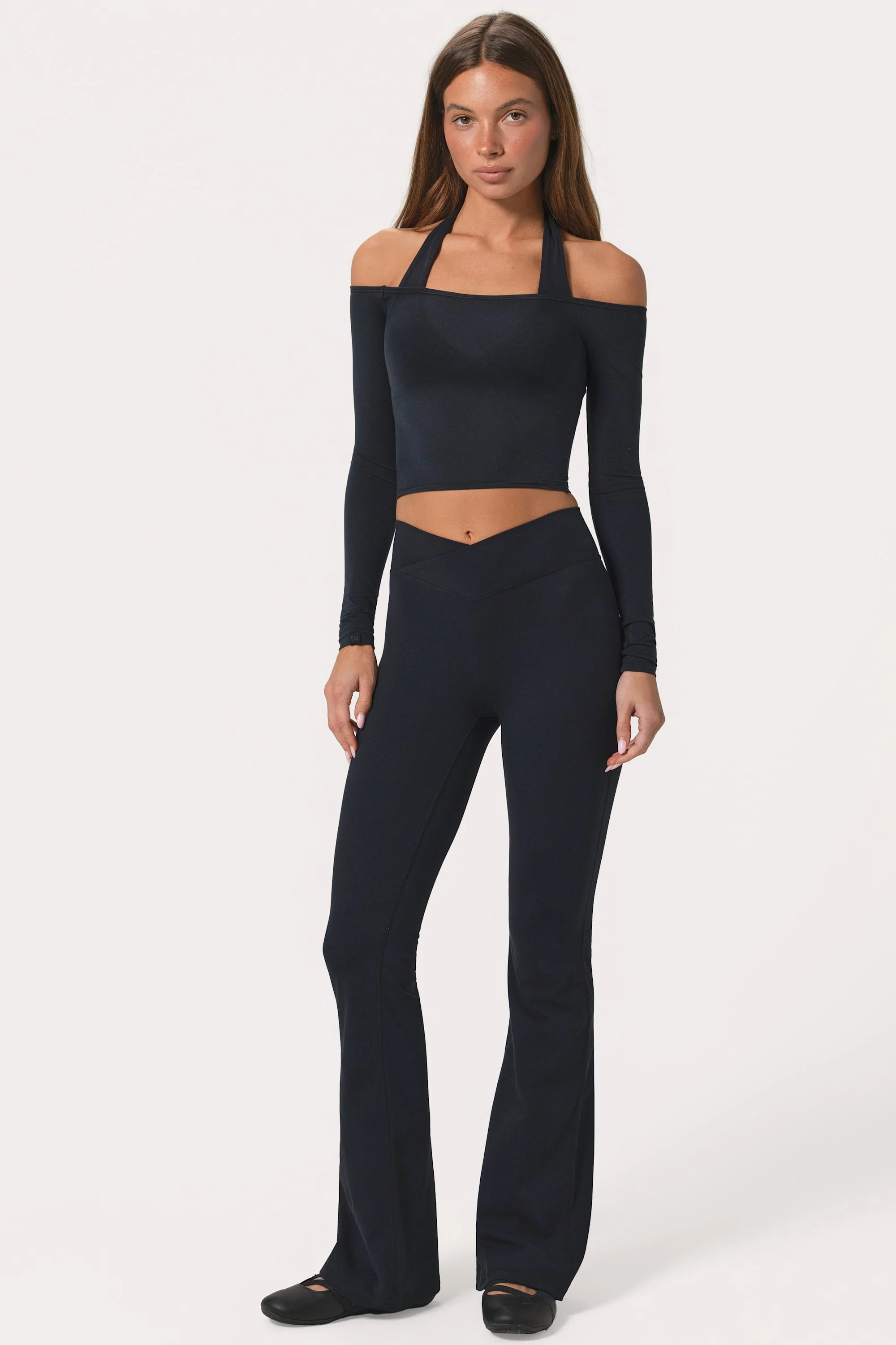 Soft Active V-Waist Flared Leggings in Black