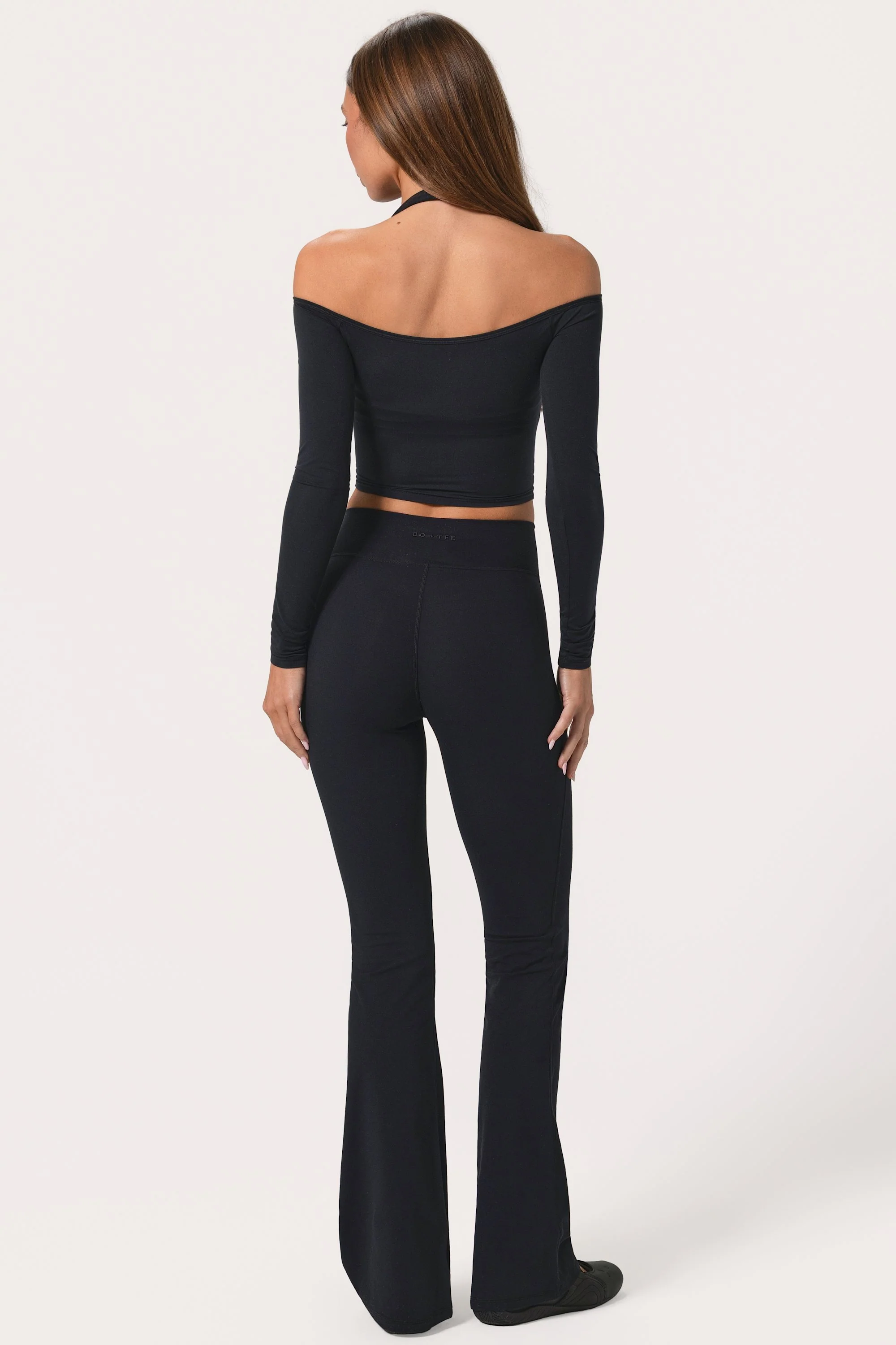 Soft Active V-Waist Flared Leggings in Black - Image 2