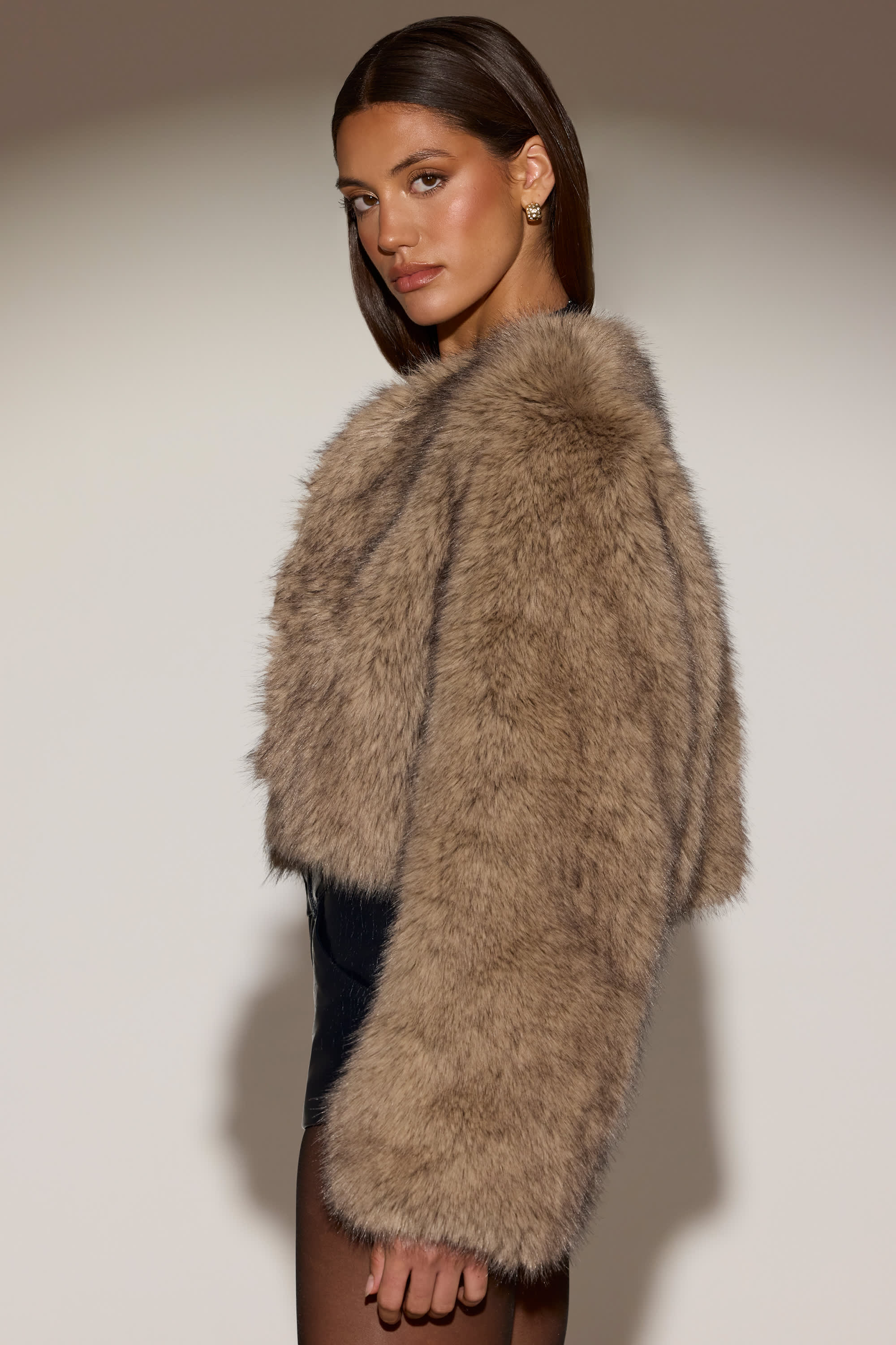 Cropped Faux-Fur Jacket in Light Brown - Image 3