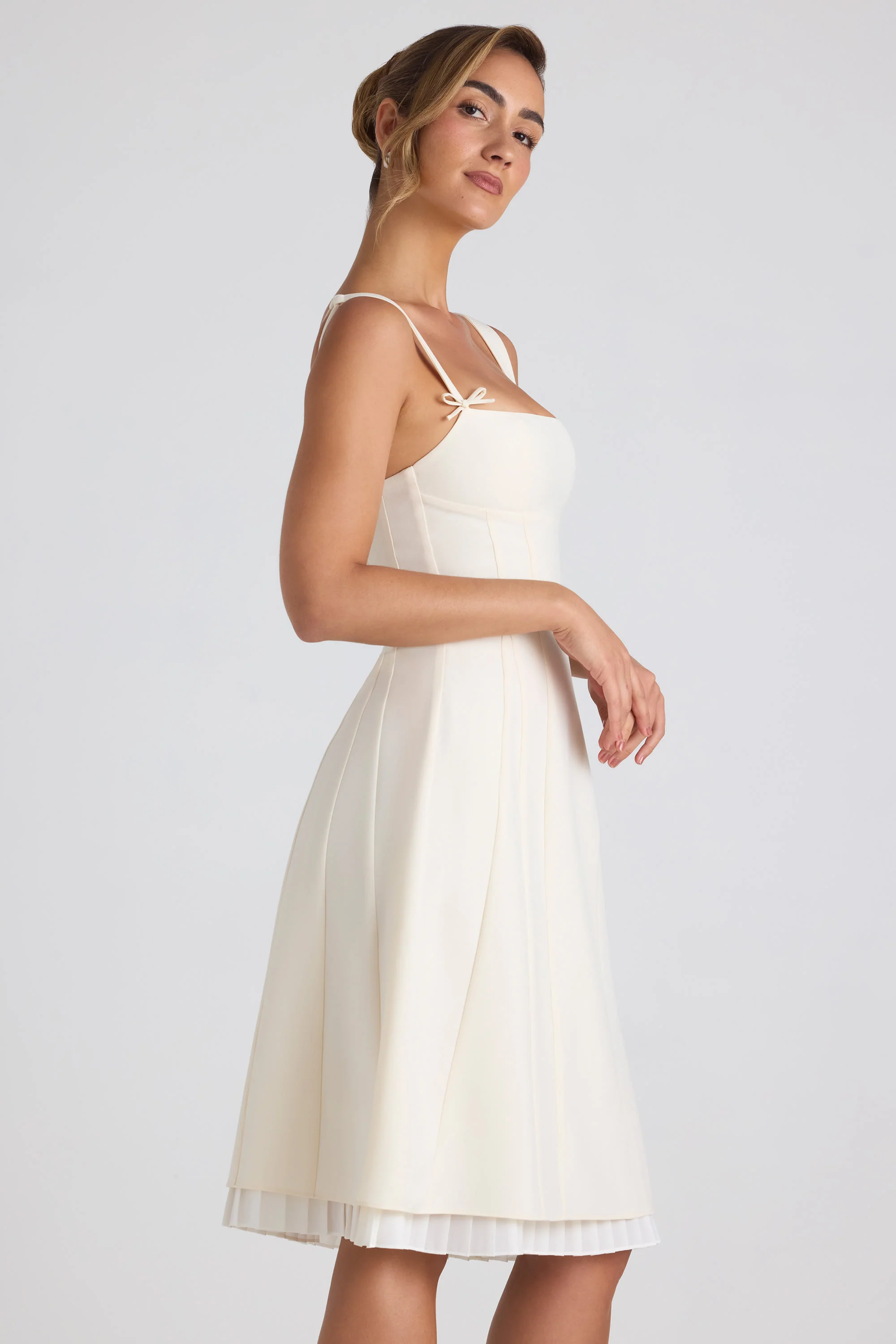Bow-Detail Pleated A-Line Midi Dress in Ivory - Image 3