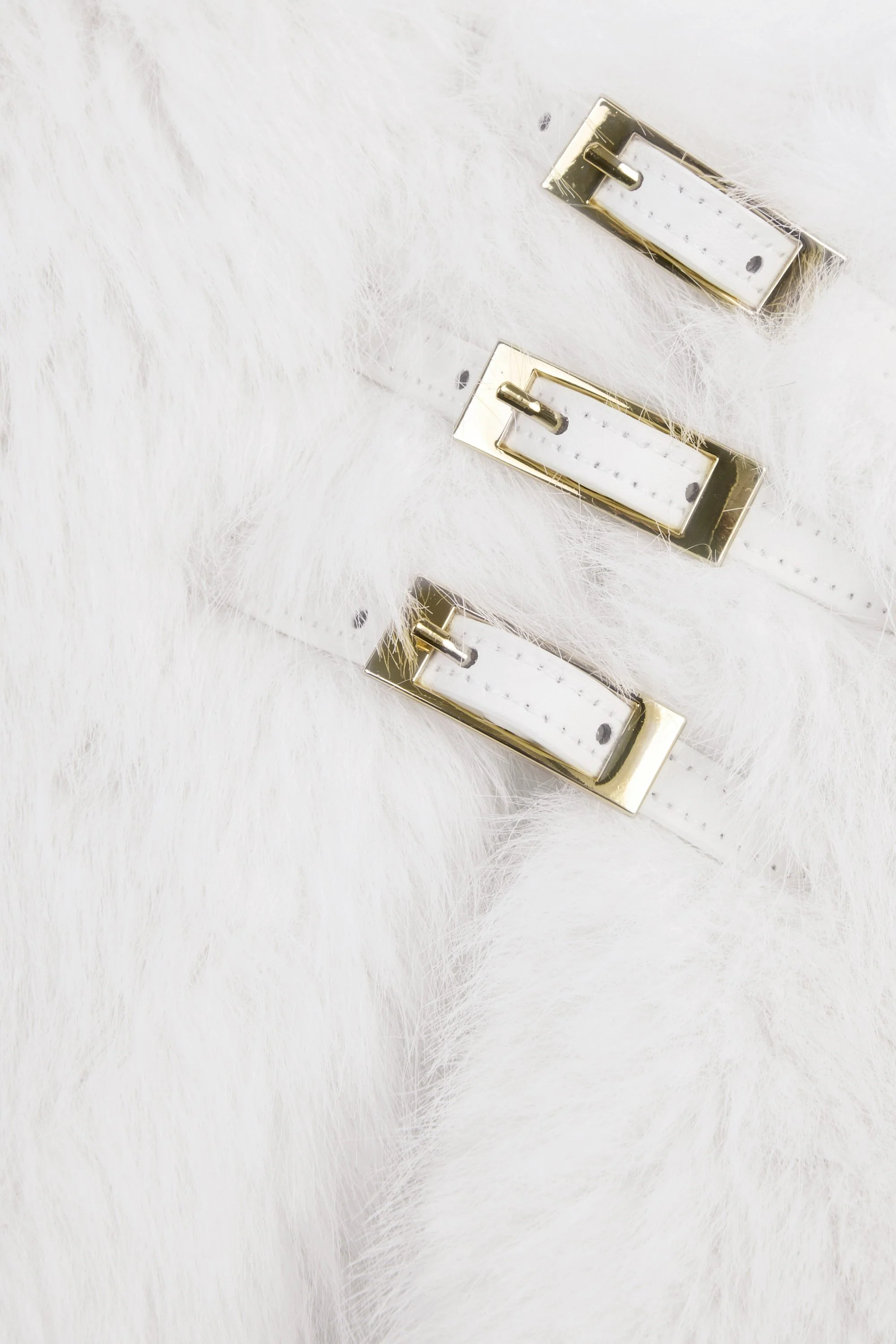 Buckle-Detail Faux Fur Micro Mini Skirt in White - Image 7
